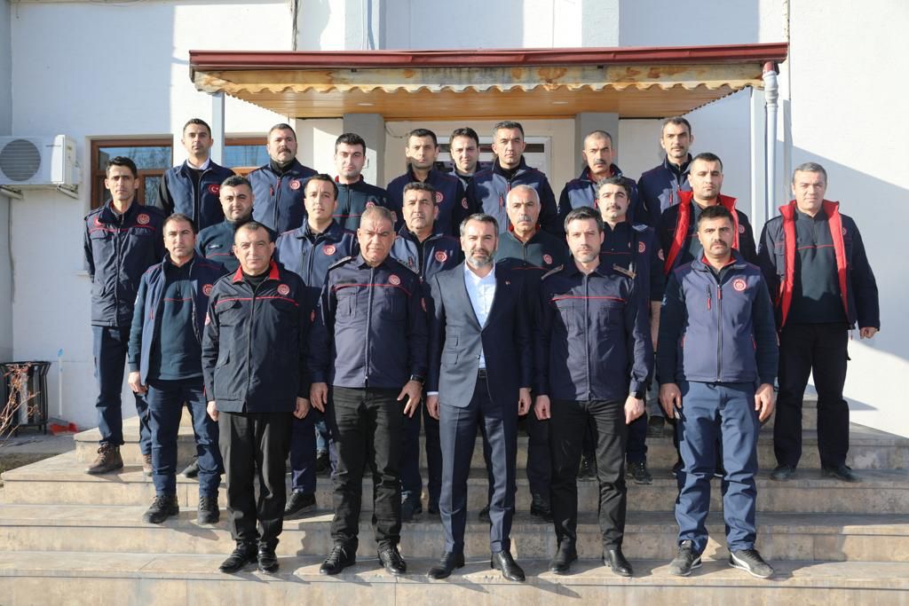 BAŞKAN ŞERİFOĞULLARI, İTFAİYE PERSONELİNİ ZİYARET ETTİ “İTFAİYE PERSONELİMİZ HER ZAMAN YÜZ AKIMIZ OLMUŞTUR