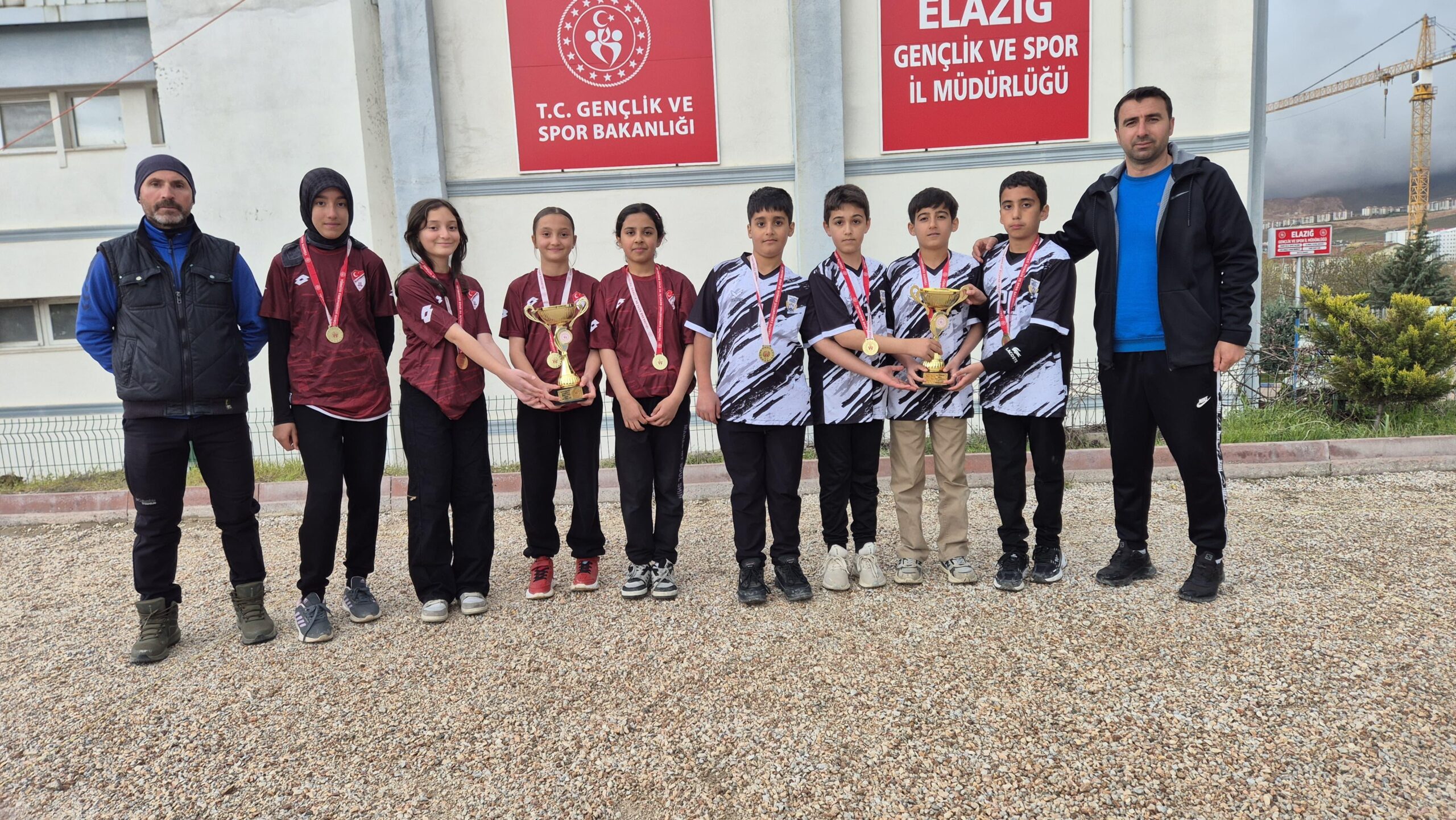 ELAZIĞ’DA OKUL SPORLARI RÜZGÂRI: 261 SPORCU MÜCADELE ETTİ