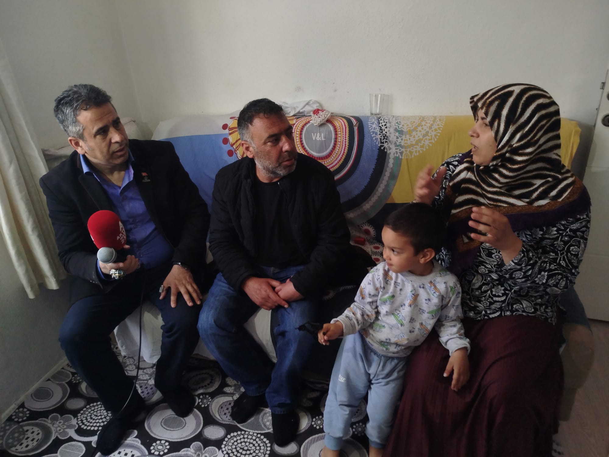 Elazığ Arıcak’ta Dram: Engelli Anne-Baba ve 3 Çocuk Soğukta Yardım Bekliyor